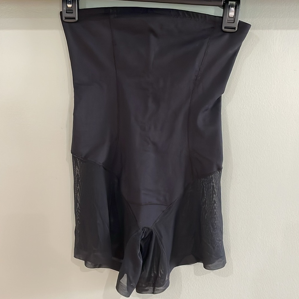 Leonisa Black Size Large Firm High-waisted Shaper Short